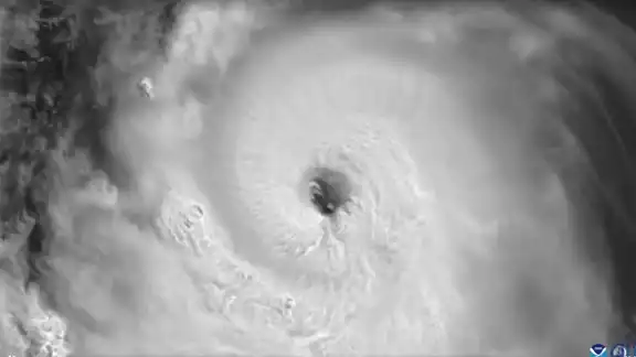 Mara Lezama comparte video del huracán Beryl visto desde el espacio