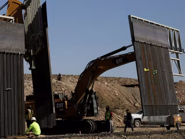 La construcción del muro se lleva a cabo entre el desierto de Santa Teresa, en Nuevo México, y Ciudad Juárez, Chihuahua