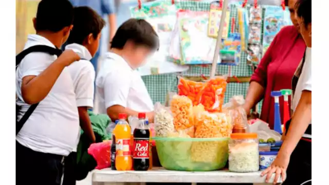 Vigilarán la venta de alimentos ultra procesados en escuelas.