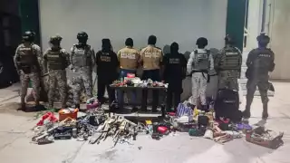 Operativo sorpresa en penal de Campeche: Hallan droga, cuchillos y hasta celulares