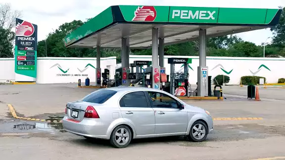 Según lo reportado por usuarios, el 31 de diciembre la Premium estaba en 25.69 pesos, mientras que ayer se vendió en 25.89, lo que enojó a residentes Según lo reportado por usuarios, el 31 de diciembre la Premium estaba en 25.69 pesos, mientras que ayer se vendió en 25.89, lo que enojó a residentes
