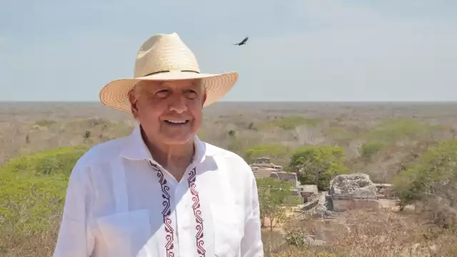 Presidente AMLO visita ciudades mayas y se reúne con primer ministro de Belice