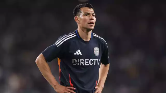 Hirving Lozano habría sido separado del equipo
