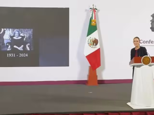 En la conferencia de la Presidenta Claudia Sheinbaum de este viernes, se dedicó un homenaje a la diva del cine mexicano, Silvia Pinal