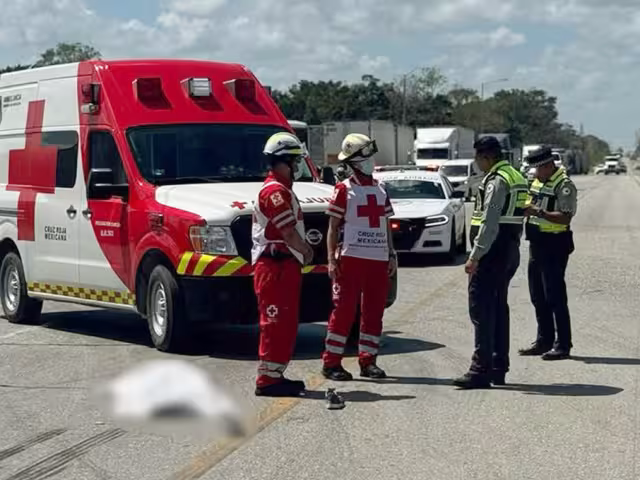 Hace unos días, el chofer de un “caballo de acero” perdió la vida al verse involucrado en un percance en el libramiento que lleva al aeropuerto internacional.