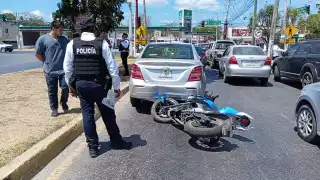 Motociclista impacta auto en Campeche por exceso de velocidad   