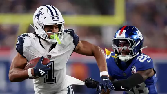 Dak Prescott durante el duelo de la Semana 4 Dak Prescott durante el duelo de la Semana 4