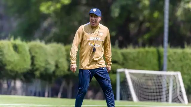 Efraín Juárez en sus primeras prácticas