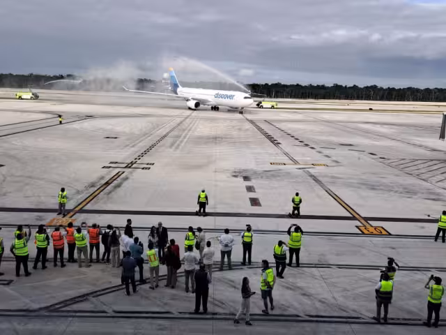 El vuelo de inauguración llevó a un total de 199 pasajeros