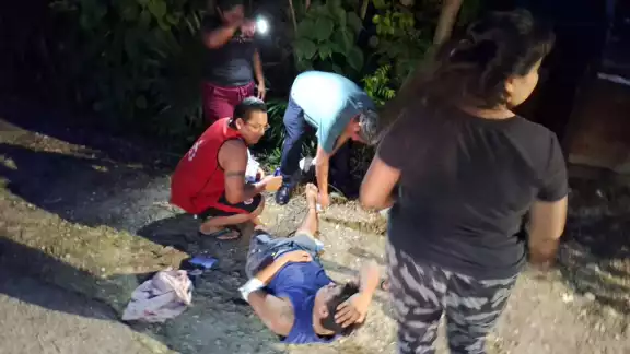 Tras ser atacado, el hombre se dirigió por cuenta propia a la casa de su progenitor para pedir ayuda Tras ser atacado, el hombre se dirigió por cuenta propia a la casa de su progenitor para pedir ayuda