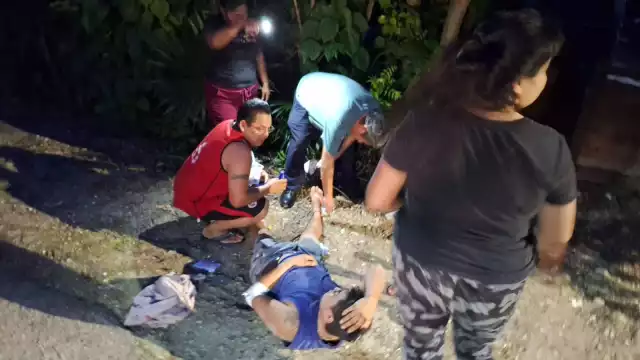 Tras ser atacado, el hombre se dirigió por cuenta propia a la casa de su progenitor para pedir ayuda