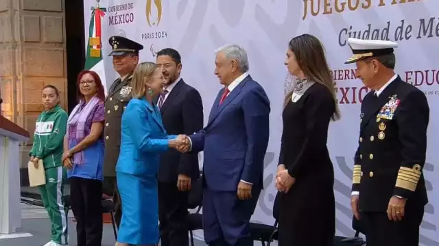 El Presidente de la República abandera a la delegación que acudirá a los Juegos Paralímpicos París 2024