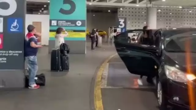 Uber informó a sus usuarios que mantiene puntos de recogida en el AICM