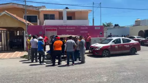 Solo los concesionarios de camiones urbanos, combis colectivas y taxis están autorizados