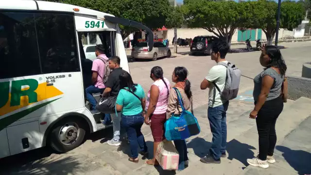 Inició el periodo vacacional de verano con poca demanda de pasaje en Hopelchén.