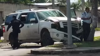 El doble impacto alertó a los vecinos, quienes de inmediato solicitaron el apoyo de las autoridades a través del número de emergencias