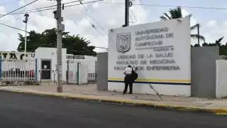  Por “error administrativo”, la  Universidad Autónoma de Campeche negó inscripción a alumno  