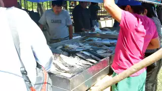 Pese a cuaresma  no repunta la venta de pescado en el mercado del “7 de Agosto” de Campeche   