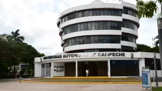 Universidad Autónoma de Campeche suspendió inscripciones por Beryl