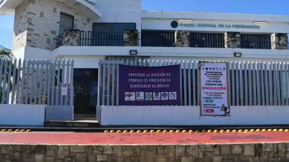 Integrantes del Poder Judicial de la Federación utilizaron los tres edificios para manifestarse