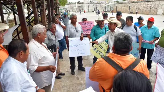 Los productores siguen en espera de que las autoridades los convoquen a una reunión Los productores siguen en espera de que las autoridades los convoquen a una reunión
