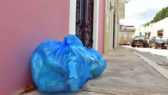 En zonas turísticas han reportado bolsas de basura En zonas turísticas han reportado bolsas de basura