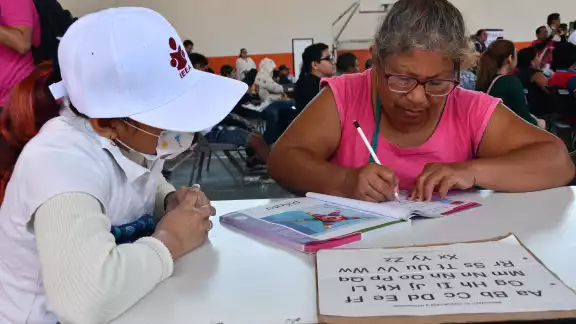 Campeche combate el analfabetismo con brigadeo y círculos de estudio en 400 comunidades