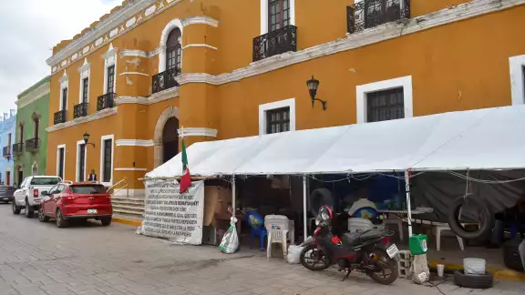 La Confederación Nacional de Organizaciones Sindicales (COS) apoya el movimiento contra los despidos injustificados en Campeche La Confederación Nacional de Organizaciones Sindicales (COS) apoya el movimiento contra los despidos injustificados en Campeche