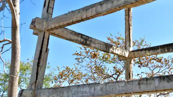 Vecinos de Colonial Campeche exigen la demolición de un tanque elevado deteriorado. Vecinos de Colonial Campeche exigen la demolición de un tanque elevado deteriorado.