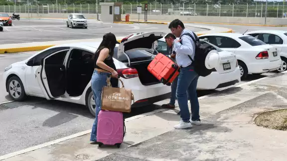 Operadores de transporte aéreo en Campeche afirman afectaciones económicas de $1,200 pesos semanales por taxi
