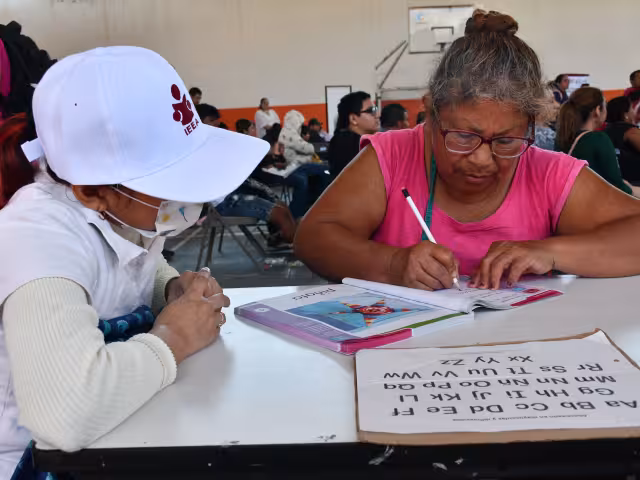 Campeche combate el analfabetismo con brigadeo y círculos de estudio en 400 comunidades