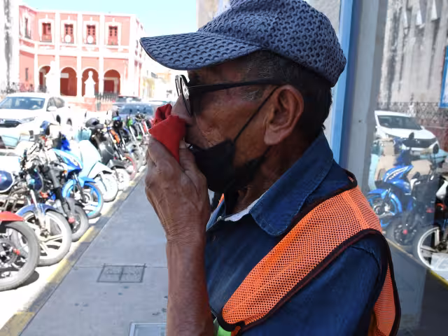 Especialistas señalan que la falta de aplicación de las vacunas repuntó en el número de contagios