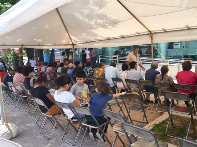 Los depósitos van de acuerdo a la letra inicial del primer apellido; no es necesario acudir antes.