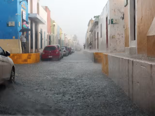 Las autoridades mantienen en vigilancia dos áreas con potencial de desarrollo ciclónico