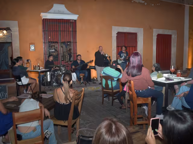 El espectáculo fue aplaudido por los campechanos y turistas que pasaban por la calle 59