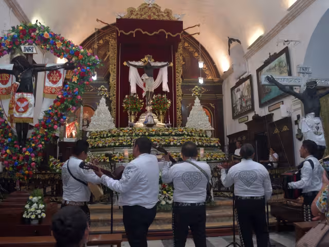 La celebración incluyó misas especiales, festejos tradicionales y vestimentas típicas de Campeche y Yucatán.