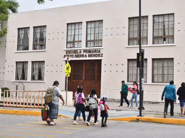 En la mayoría de los casos, los menores con alguna enfermedad, como la gripe, acuden a la escuela sin recibir un tratamiento médico