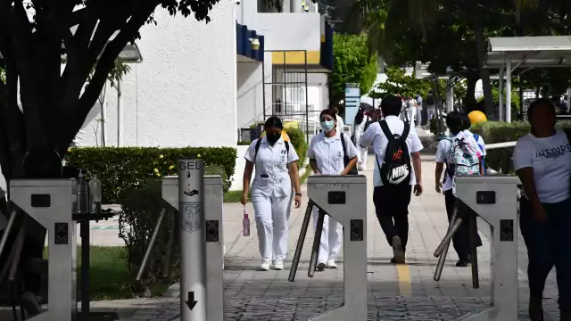 Muchos tienen problemas de depresión e intentos de suicidio, pues ingresan a medicina, pero no saben si la van a terminar.