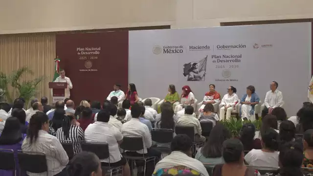 Los asistentes participaron en cinco mesas de trabajo tratando temas de interés