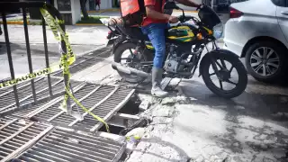 Alcantarillas rotas de Campeche un problema grave para motociclistas 