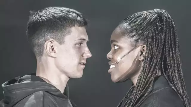 Tom Holland y Amewudah-Rivers dan vida a 'Romeo y Julieta'