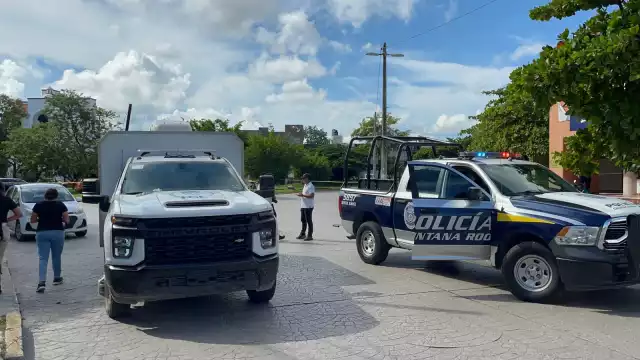 Hombre es ejecutado a balazos por dos sujetos en Cancún