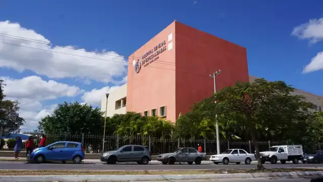 "Trabajador herido de gravedad tras colapso de estructuras metálicas"

