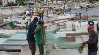  Pescadores campechanos cambian de oficio por falta de ingresos   