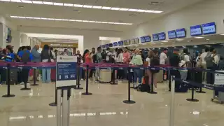 Pasajeros han sido informados sobre la cancelación de los vuelos de Aeroméxico