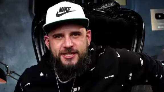 El Temach se quiebra al hablar de la amistad entre La Mole y Adrián Marcelo El Temach se quiebra al hablar de la amistad entre La Mole y Adrián Marcelo