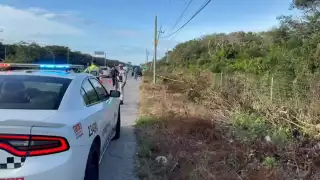 Hallan un motociclista sin vida  en la carretera federal 307 de Tulum