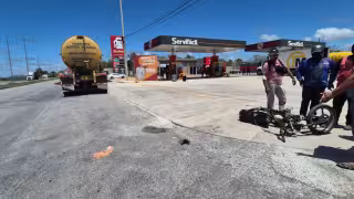 ¡Ya no llegó el filete! Repartidor choca con tráiler en Champotón