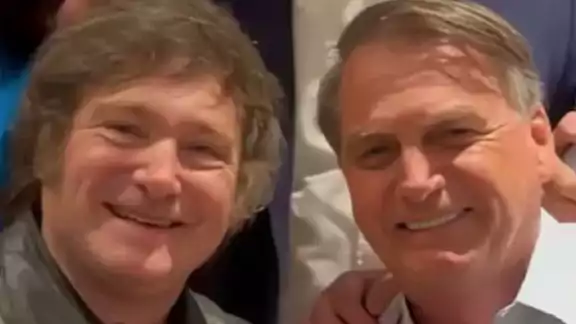 El presidente de Argentina, Javier MNilei, canceló su participación a la Cumbre del Mercosur mientras evalúa reunirse con Jair Bolsonaro, ex presidente de Brasil