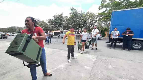 Se explicó que se recibieron 950 paquetes electorales de los distritos 03, 04, 05, 06, 07 y 08 que corresponden el municipio de Benito Juárez